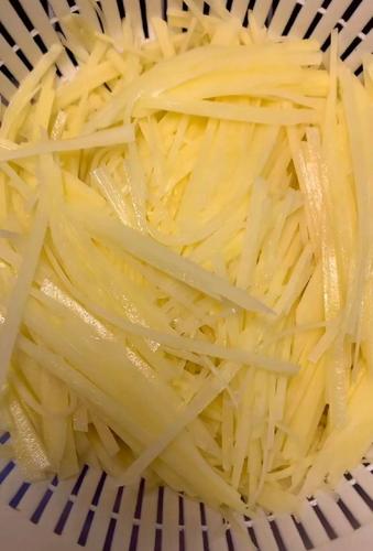 爽口凉拌土豆丝 完胜饭店的极品开胃小菜